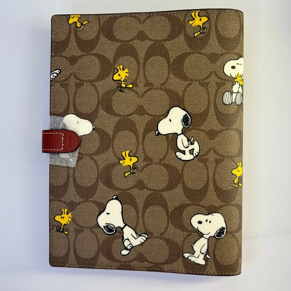 Coach peanuts snoopy